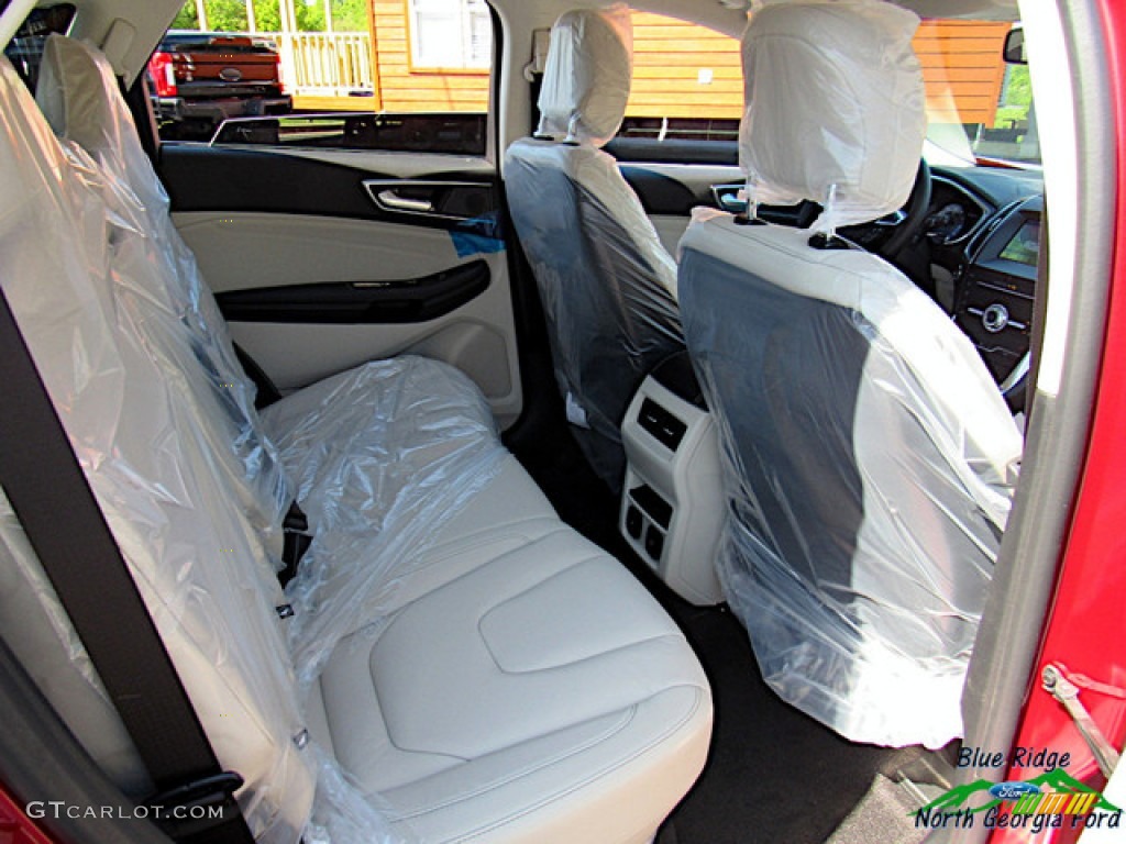 2019 Edge Titanium AWD - Ruby Red / Ceramic photo #30