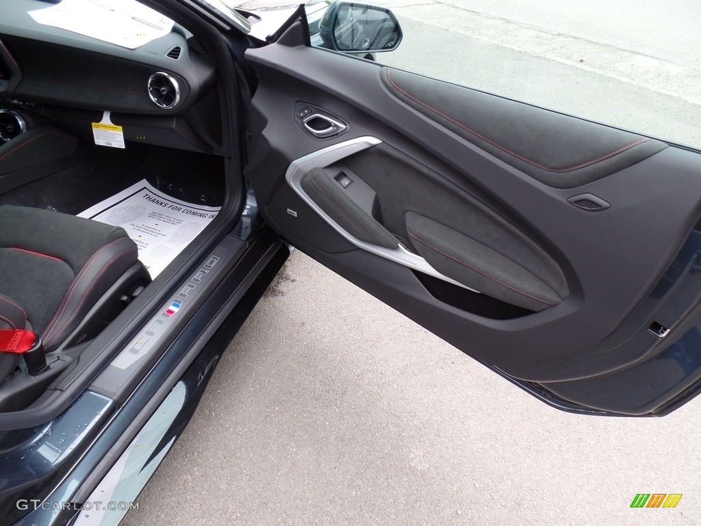 2019 Chevrolet Camaro ZL1 Coupe Jet Black Door Panel Photo #133396708