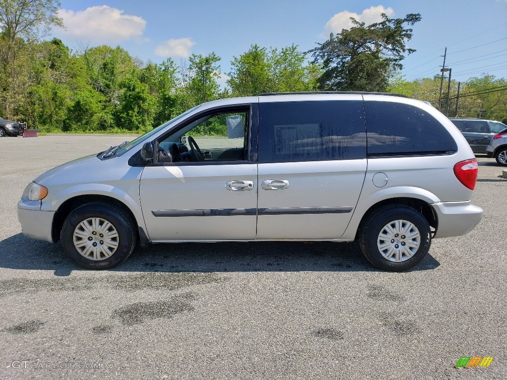 2007 Town & Country  - Bright Silver Metallic / Medium Slate Gray photo #2