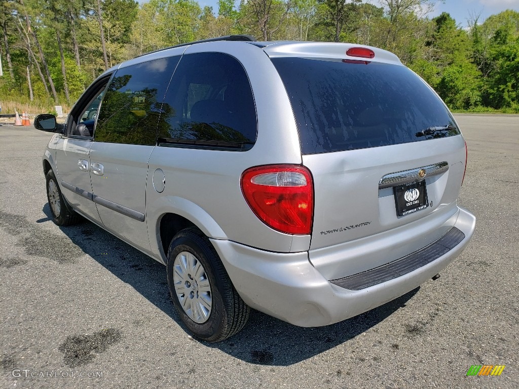 2007 Town & Country  - Bright Silver Metallic / Medium Slate Gray photo #3