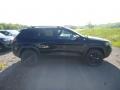 Diamond Black Crystal Pearl - Cherokee Trailhawk 4x4 Photo No. 7