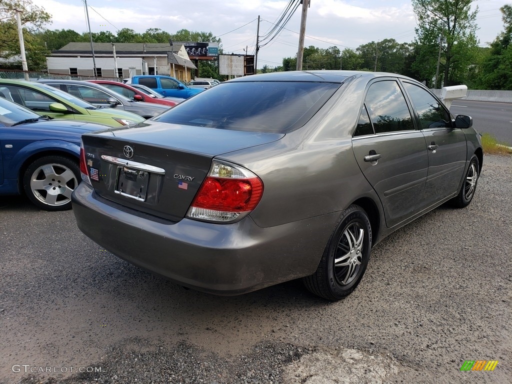 2005 Camry LE - Phantom Gray Pearl / Taupe photo #3