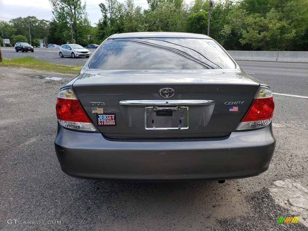 2005 Camry LE - Phantom Gray Pearl / Taupe photo #4