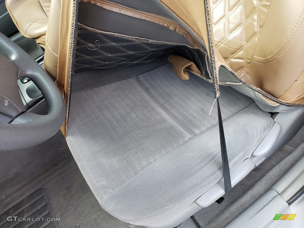 2005 Camry LE - Phantom Gray Pearl / Taupe photo #16