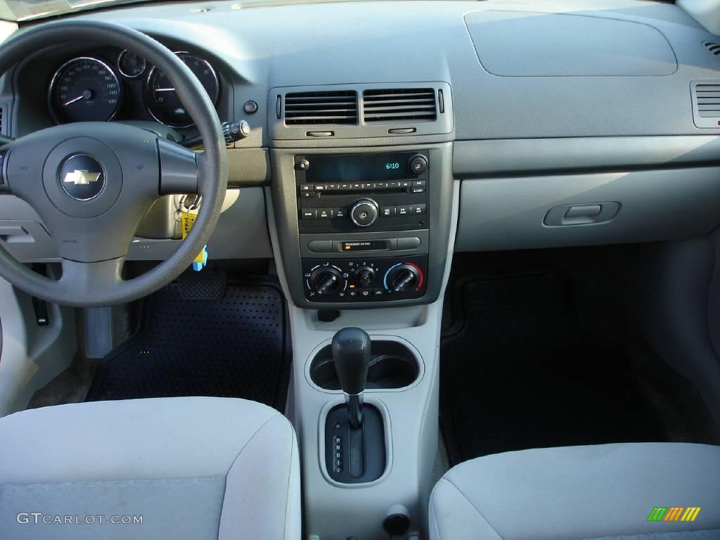 2007 Cobalt LS Sedan - Ultra Silver Metallic / Gray photo #12