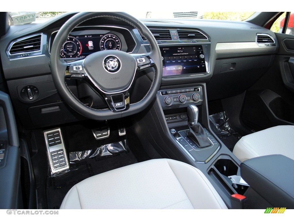 Storm Gray Interior 2019 Volkswagen Tiguan SEL R-Line Photo #133435723