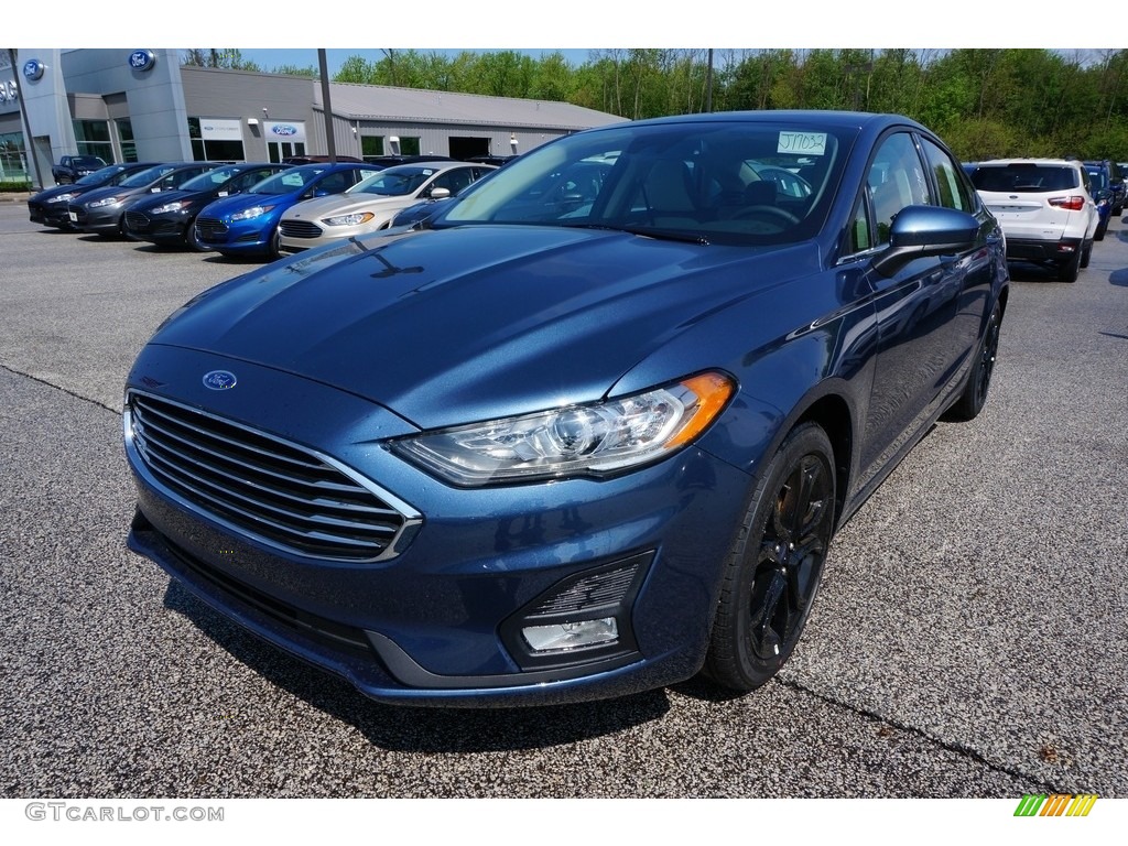 2019 Fusion SE - Blue Metallic / Light Putty photo #1