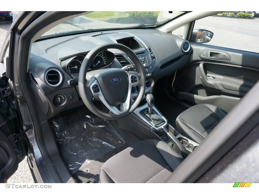 2019 Fiesta SE Hatchback - Magnetic / Charcoal Black photo #4