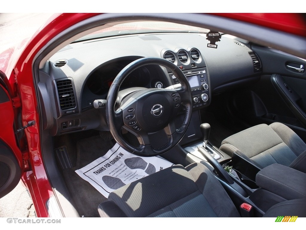 2012 Altima 2.5 S Coupe - Red Alert / Charcoal photo #10