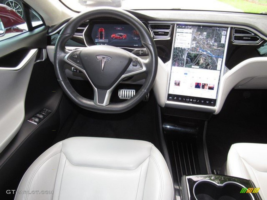 2015 Model S 90D - Red Multi-Coat / Grey photo #15