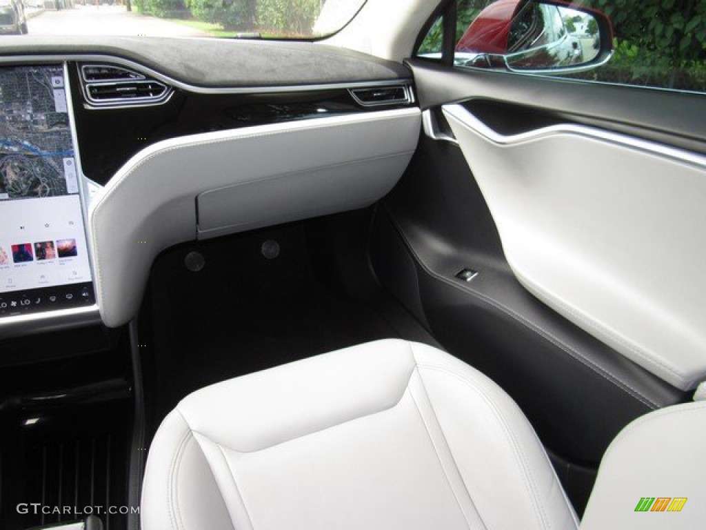 2015 Tesla Model S 90D Dashboard Photos