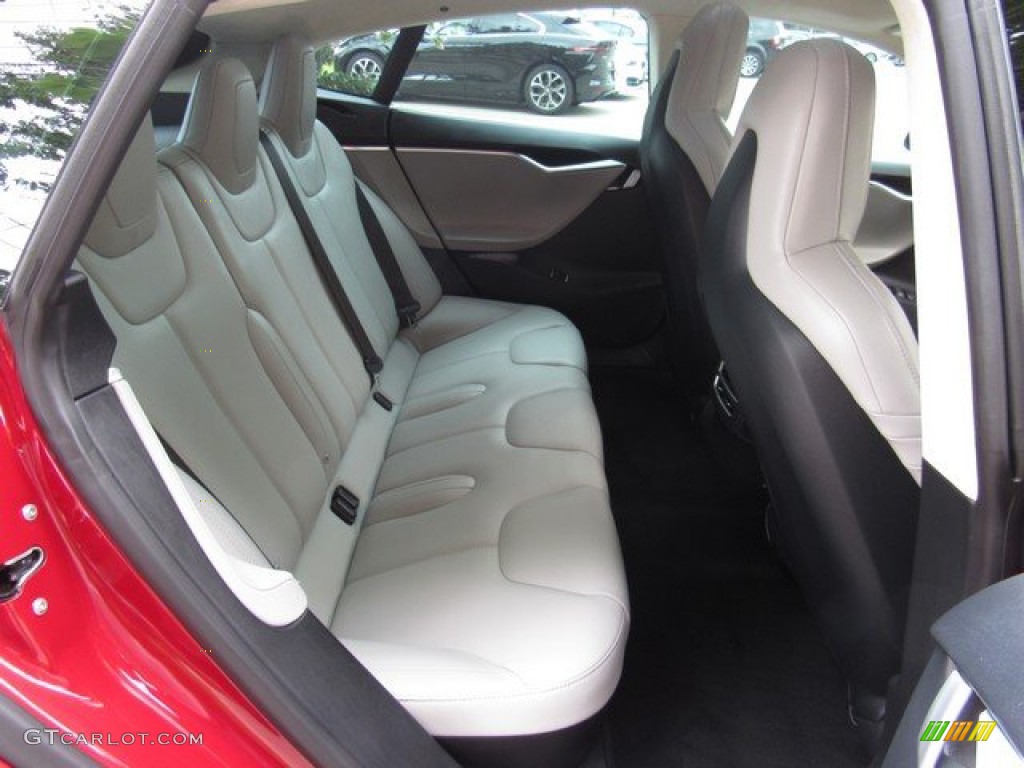 2015 Tesla Model S 90D Rear Seat Photos