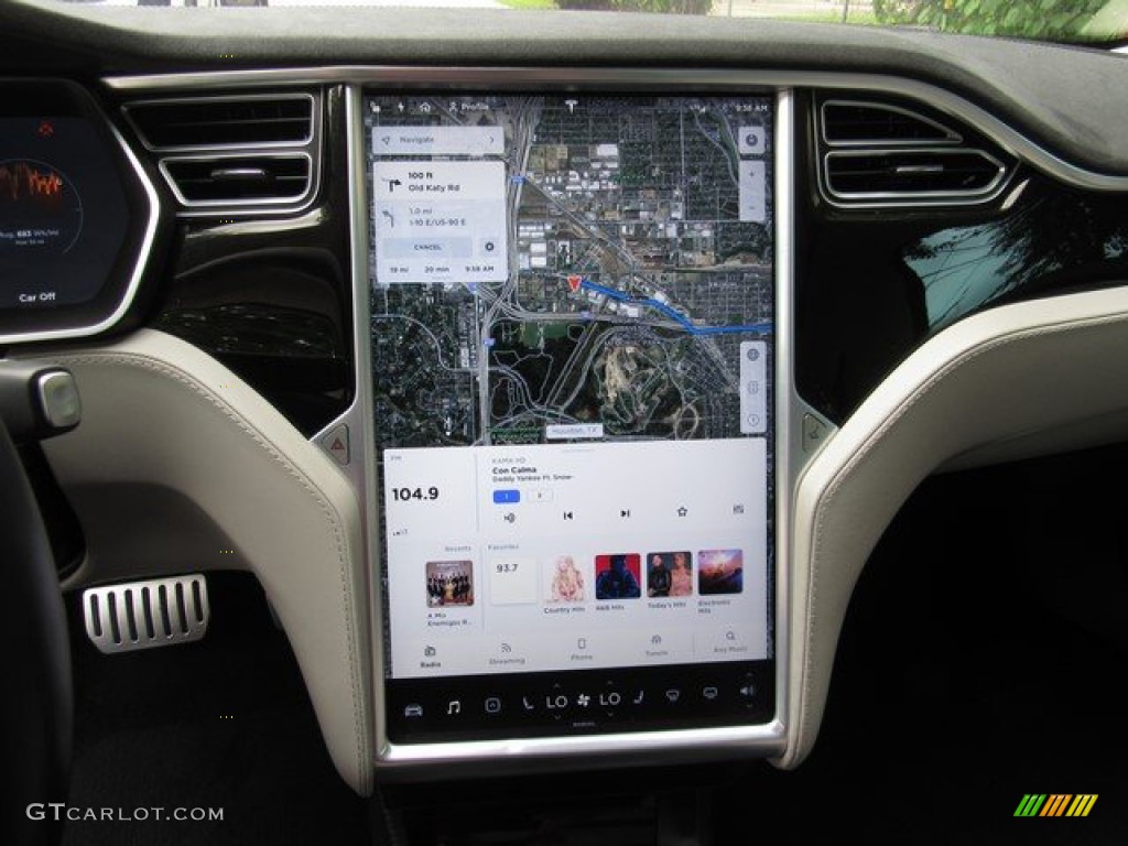 2015 Tesla Model S 90D Navigation Photos