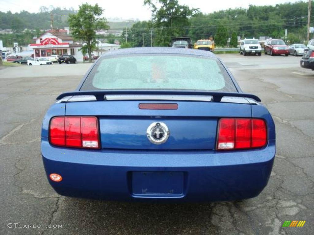 2006 Mustang V6 Deluxe Coupe - Vista Blue Metallic / Light Graphite photo #3