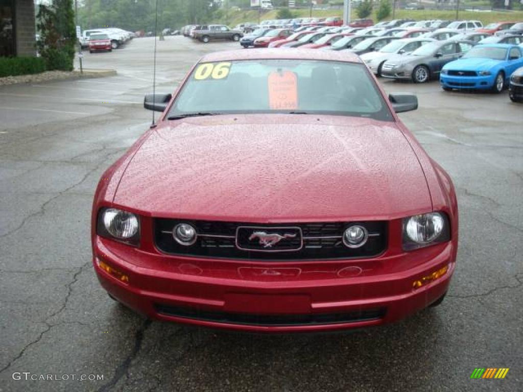 2006 Mustang V6 Premium Coupe - Redfire Metallic / Dark Charcoal photo #10