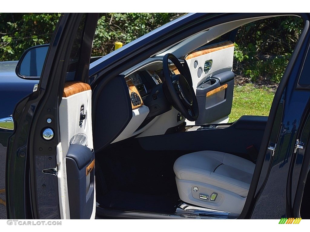 Seashell/Navy Blue Interior 2013 Rolls-Royce Ghost Standard Ghost Model Photo #133463097