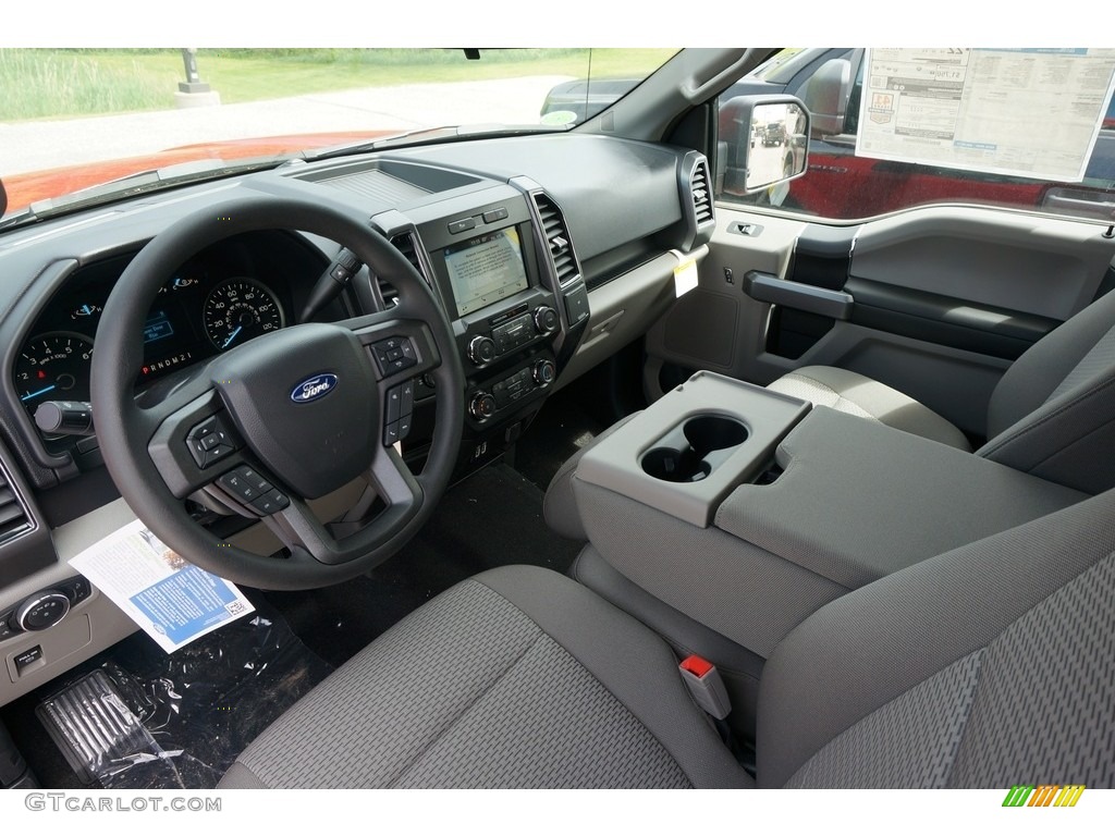 Earth Gray Interior 2019 Ford F150 XLT SuperCrew Photo #133463302