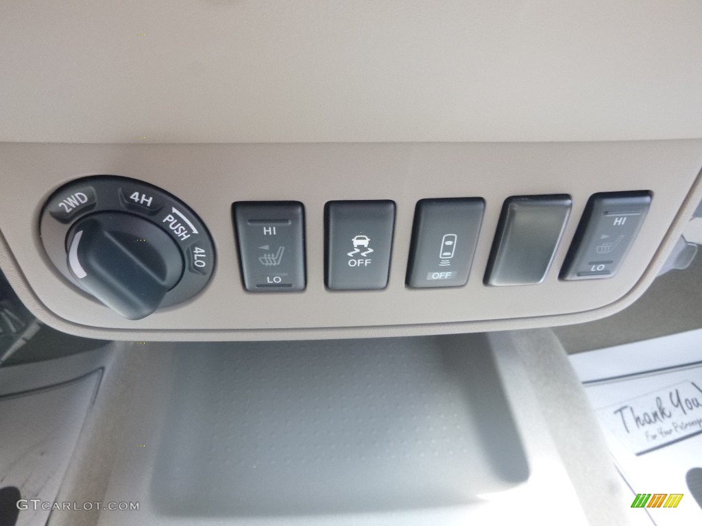 2019 Nissan Frontier SV Crew Cab 4x4 Controls Photo #133466884