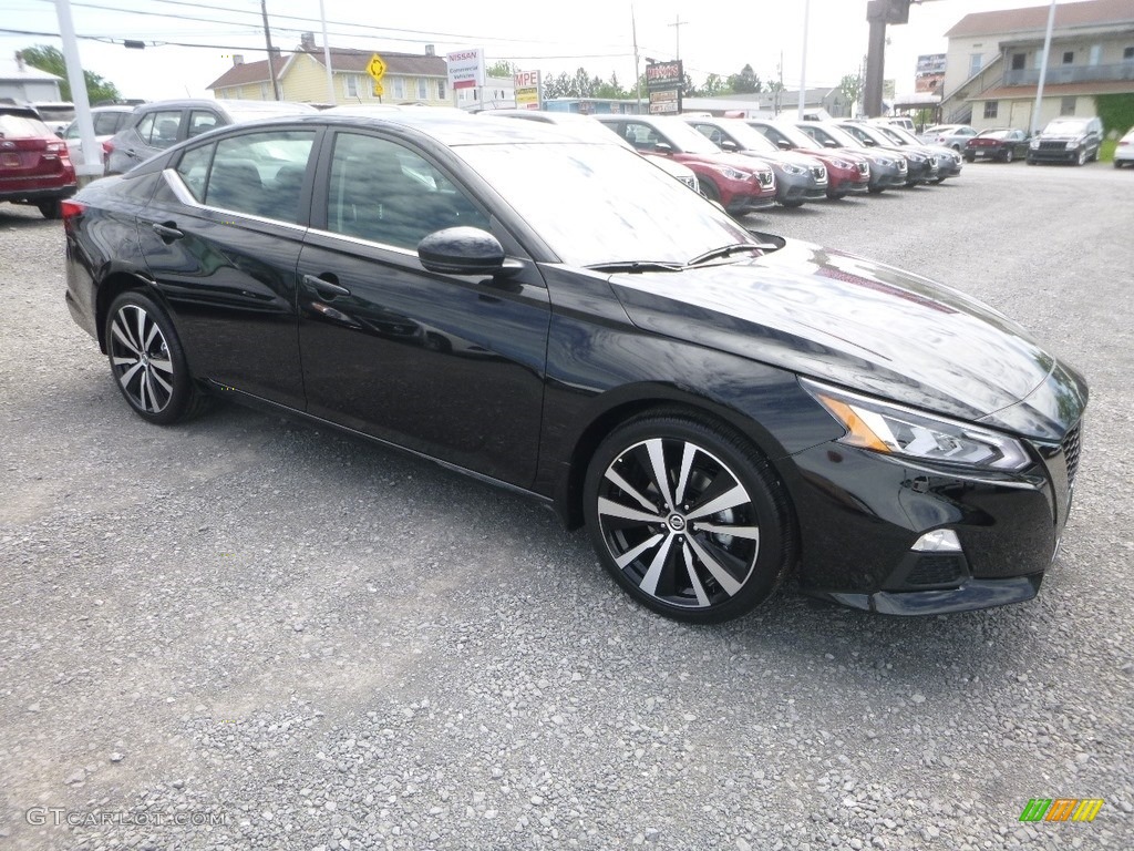 2019 Altima SR AWD - Super Black / Charcoal photo #1