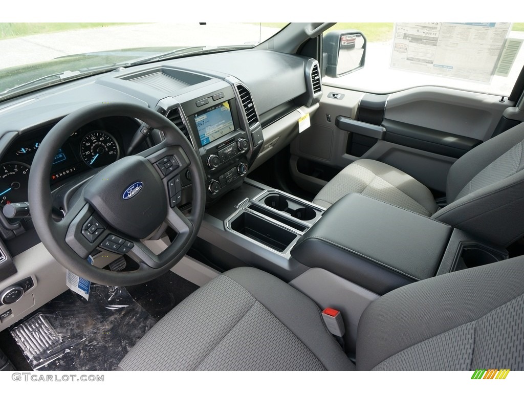 Earth Gray Interior 2019 Ford F150 XLT SuperCab 4x4 Photo #133480192