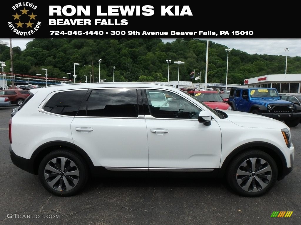Snow White Pearl Kia Telluride
