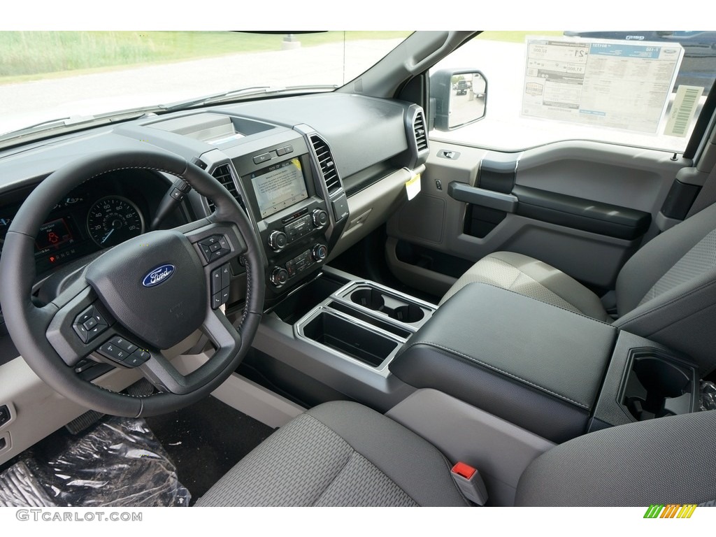 2019 F150 XLT SuperCab 4x4 - Oxford White / Earth Gray photo #4