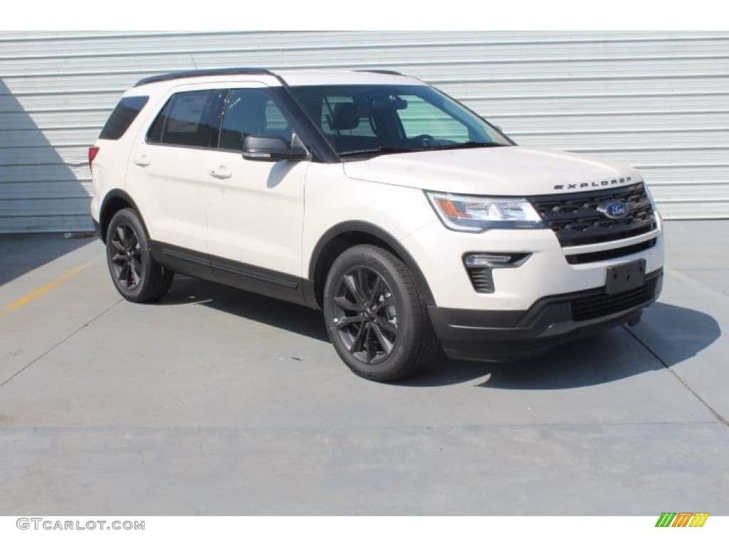 2019 Explorer XLT - White Platinum / Medium Black photo #2