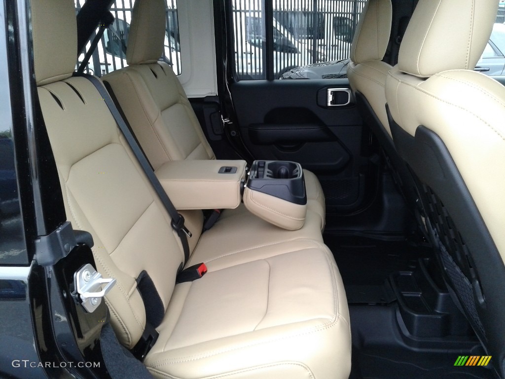 2019 Jeep Wrangler Unlimited Rubicon 4x4 Rear Seat Photo #133487042