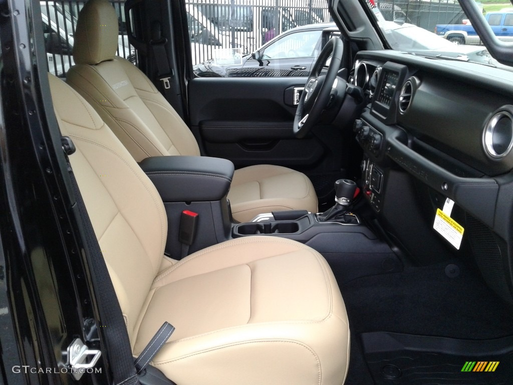 2019 Jeep Wrangler Unlimited Rubicon 4x4 Front Seat Photo #133487066