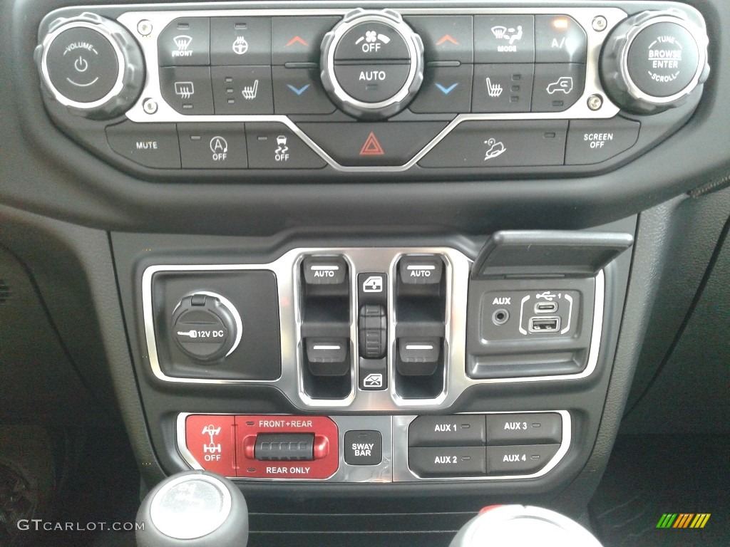 2019 Jeep Wrangler Unlimited Rubicon 4x4 Controls Photo #133487372