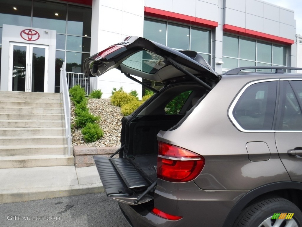 2013 X5 xDrive 35i Sport Activity - Sparkling Bronze Metallic / Sand Beige photo #26