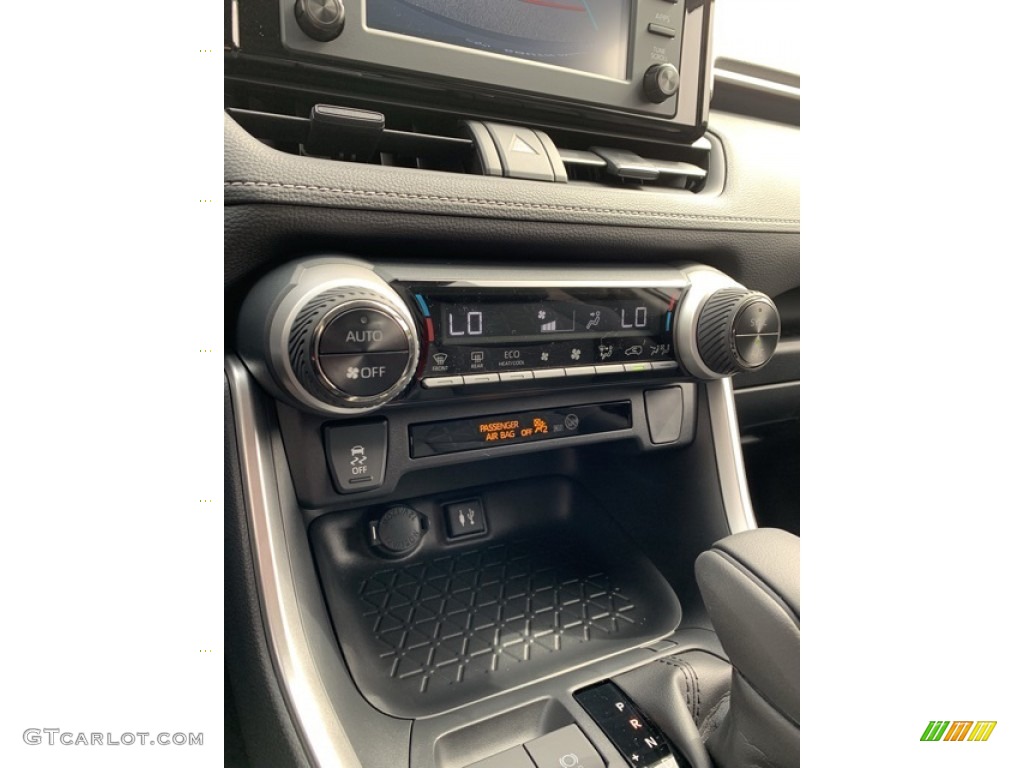 2019 RAV4 XLE AWD Hybrid - Silver Sky Metallic / Black photo #41