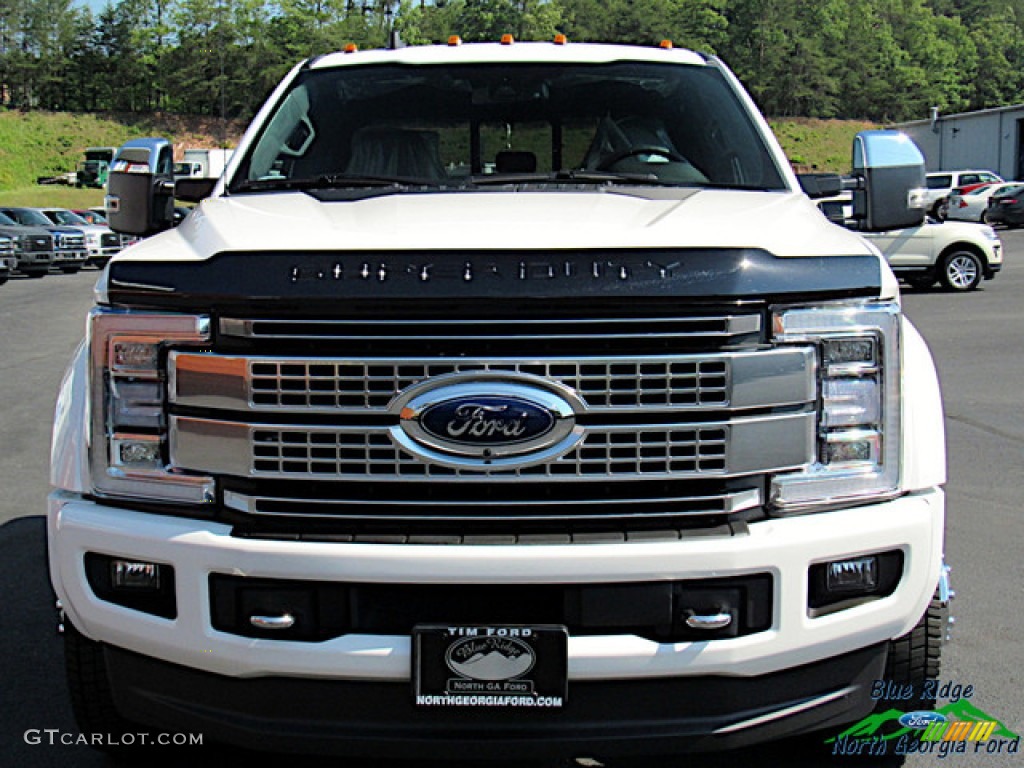 2019 F450 Super Duty Platinum Crew Cab 4x4 - White Platinum Metallic Tri-Coat / Black photo #8