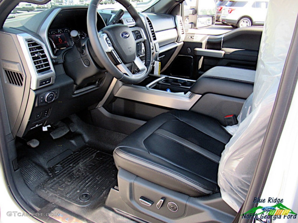 2019 F450 Super Duty Platinum Crew Cab 4x4 - White Platinum Metallic Tri-Coat / Black photo #35