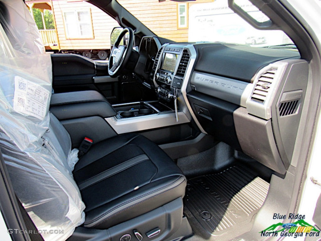 2019 F450 Super Duty Platinum Crew Cab 4x4 - White Platinum Metallic Tri-Coat / Black photo #36