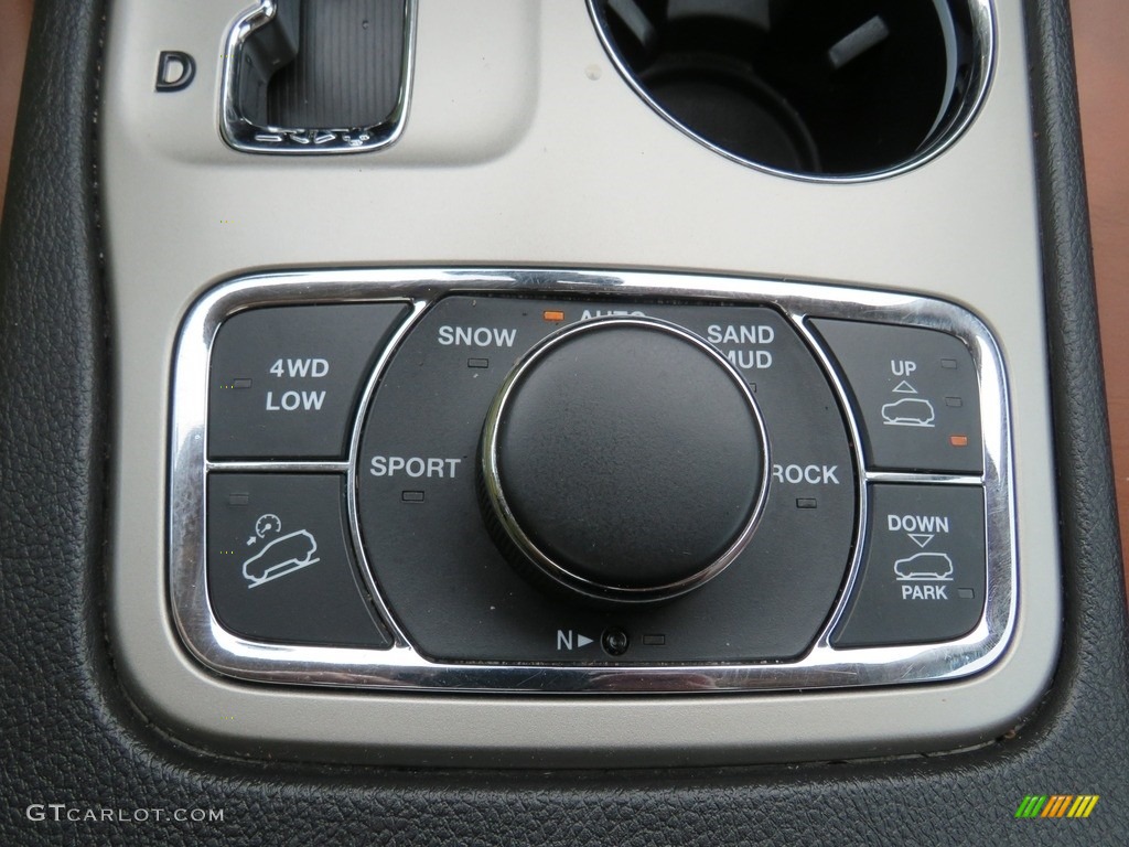2011 Grand Cherokee Overland 4x4 - Mineral Gray Metallic / New Saddle/Black photo #26