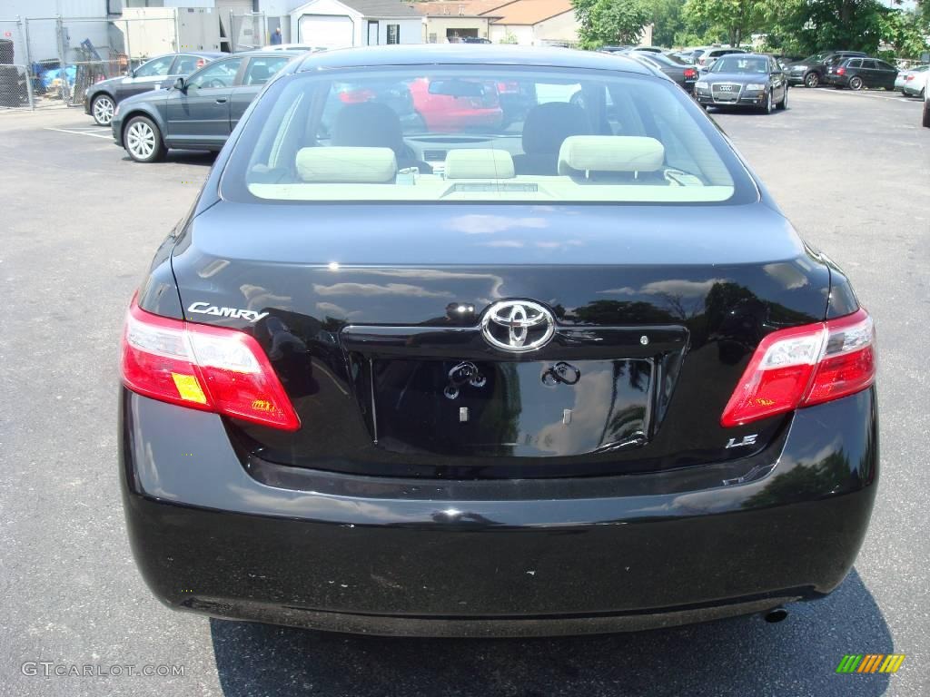 2007 Camry LE - Black / Bisque photo #8