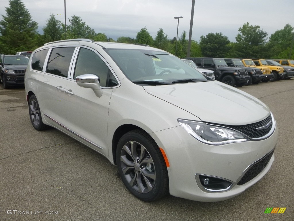 2019 Chrysler Pacifica Limited Exterior Photos