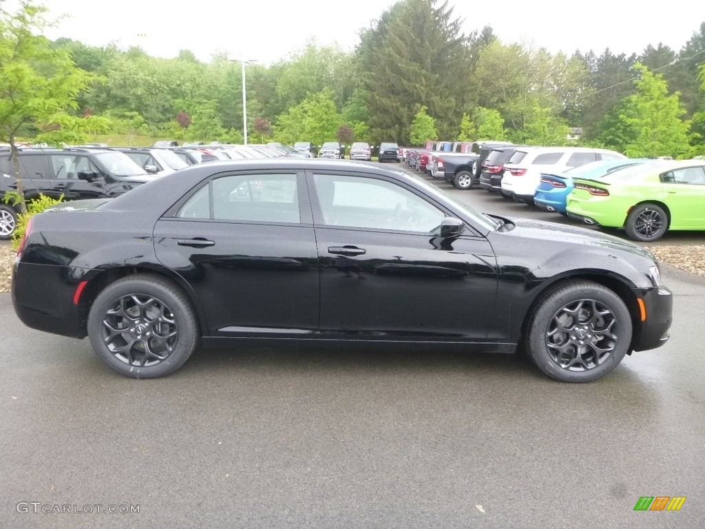 Gloss Black 2019 Chrysler 300 Touring AWD Exterior Photo #133509003
