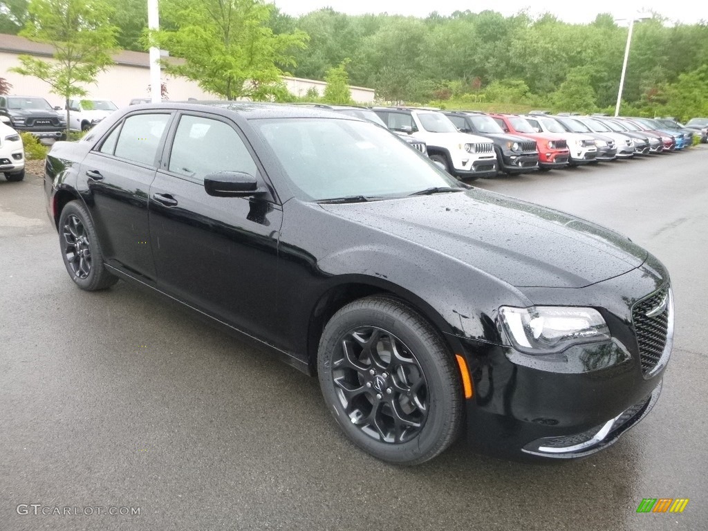Gloss Black 2019 Chrysler 300 Touring AWD Exterior Photo #133509027