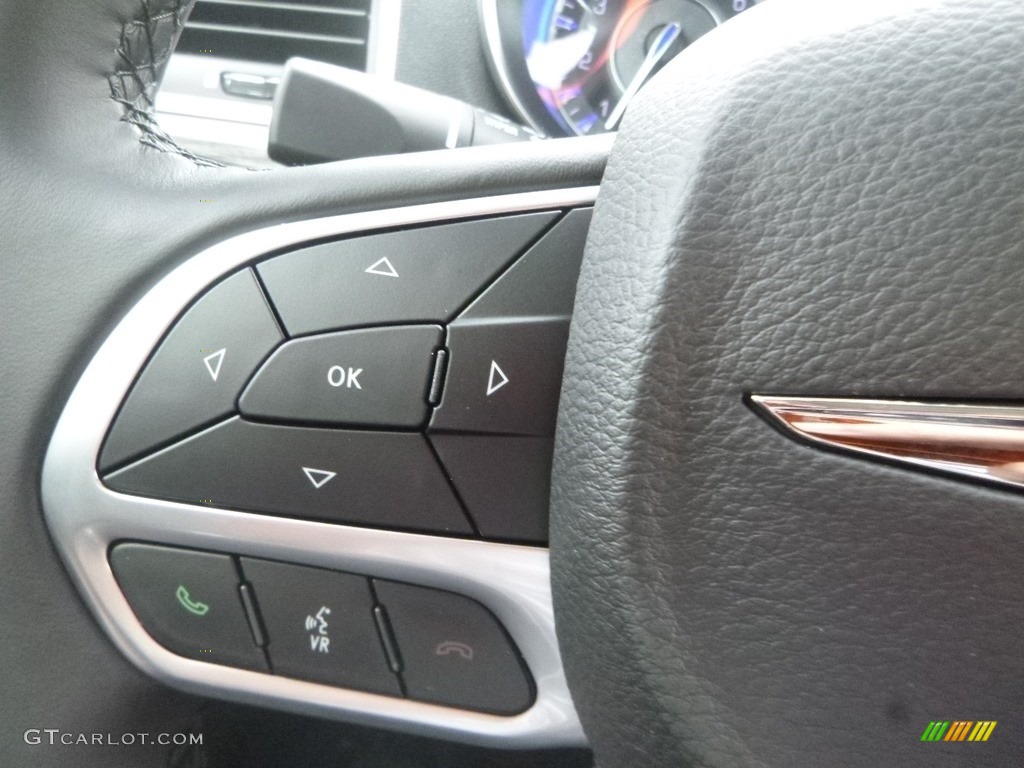 2019 Chrysler 300 Touring AWD Black Steering Wheel Photo #133509270