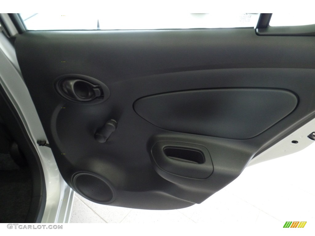 2014 Versa 1.6 S Sedan - Brilliant Silver / Charcoal photo #17