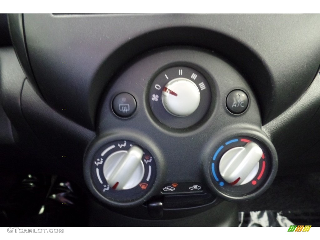 2014 Versa 1.6 S Sedan - Brilliant Silver / Charcoal photo #31