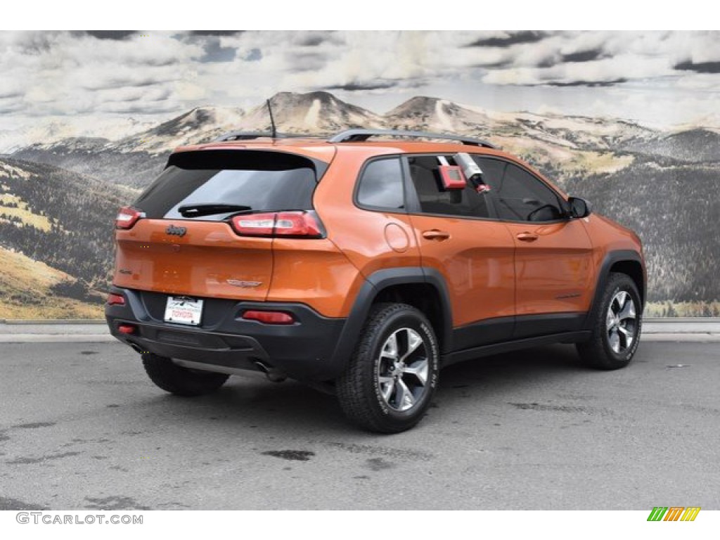 2016 Cherokee Trailhawk 4x4 - Mango Tango Pearl / Black photo #3