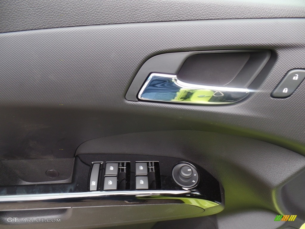 2019 Chevrolet Sonic Premier Hatchback Controls Photo #133518879