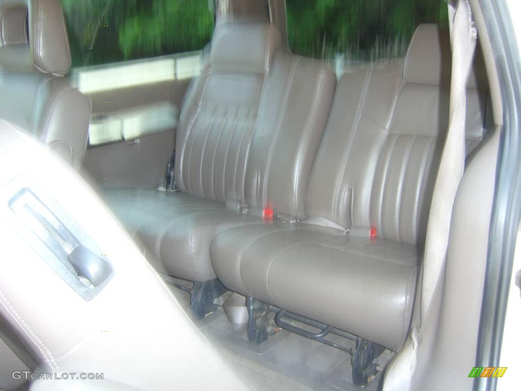 2000 Montana Vision - Light Taupe Metallic / Taupe photo #12