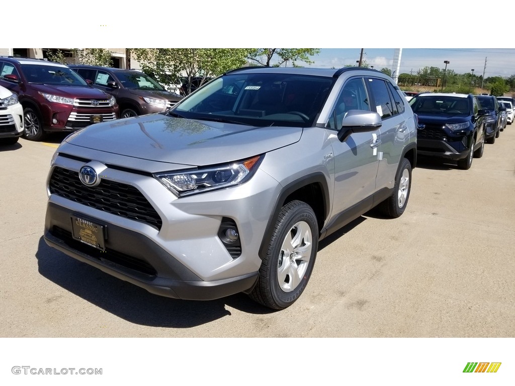2019 RAV4 XLE AWD Hybrid - Silver Sky Metallic / Light Gray photo #1