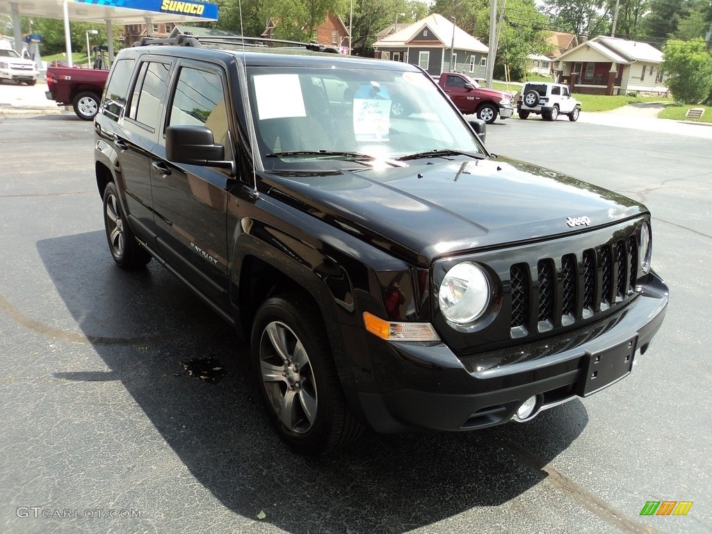 2016 Patriot High Altitude 4x4 - Black / Light Pebble Beige/Dark Slate Gray photo #5