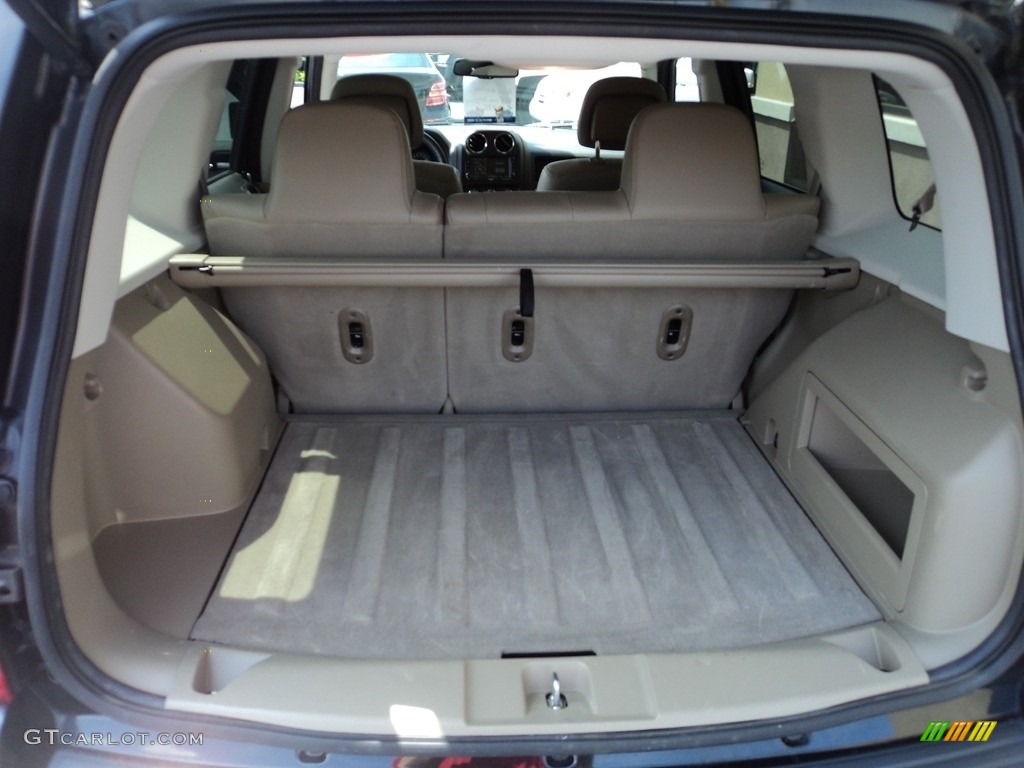 2016 Patriot High Altitude 4x4 - Black / Light Pebble Beige/Dark Slate Gray photo #9