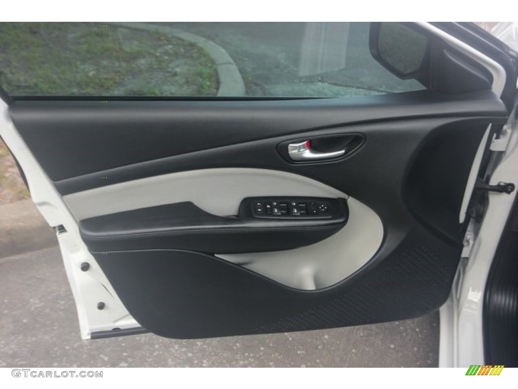 2015 Dart SXT - Bright White / Black/Light Tungsten Accent Stitching photo #15